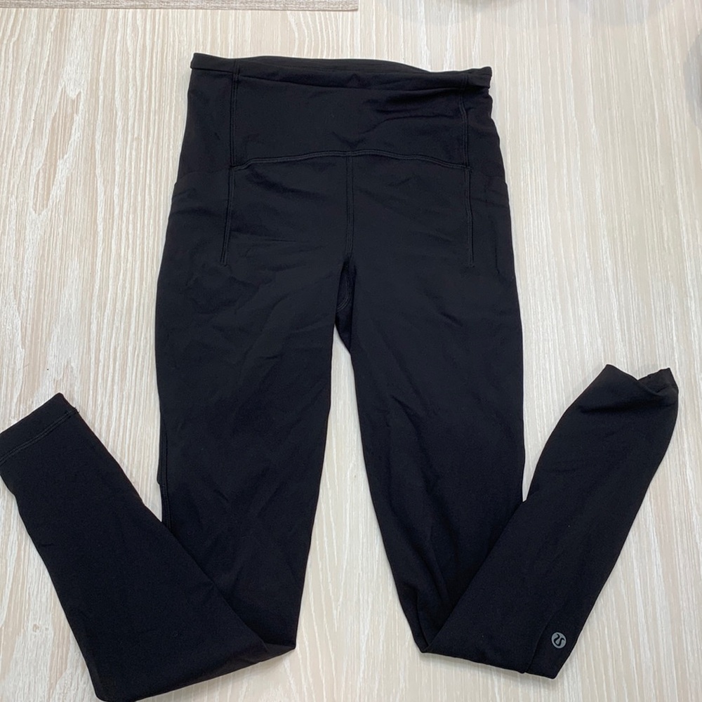 Lululemon black legging size 4